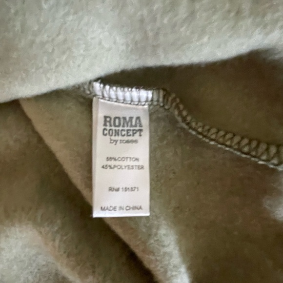 Camo Print Cropped Hoodie Size S/M Roma Concepts  by Rosee NWT - Picture 6 of 7